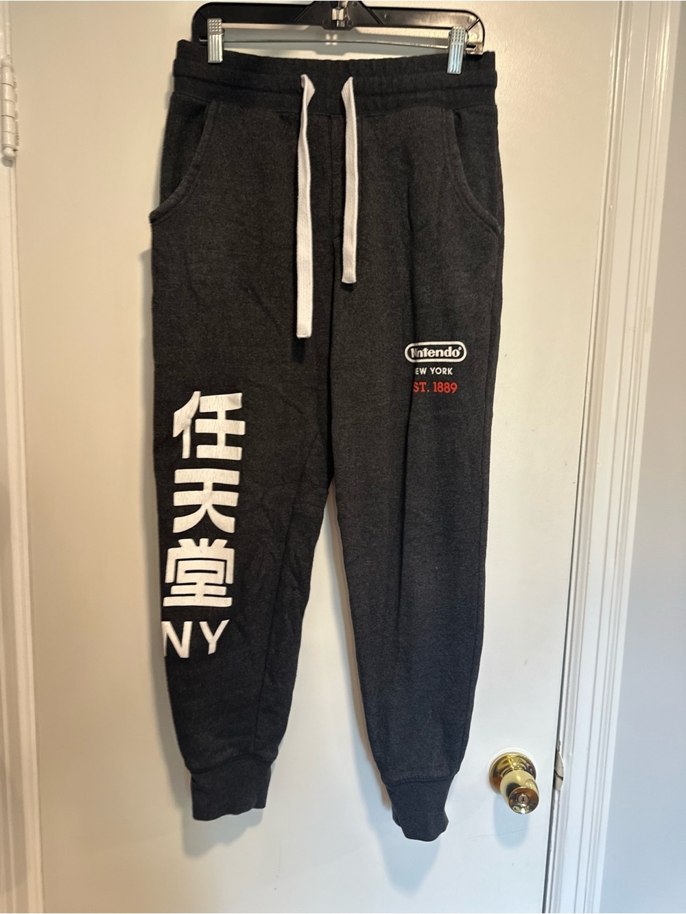 Nintendo New York joggers Sz:L dark gray cotton 任天堂 kanji Japanese graphic.